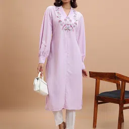 Vishudh Lavender Floral Yoke Design Thread Work Straight Kurta-image-30