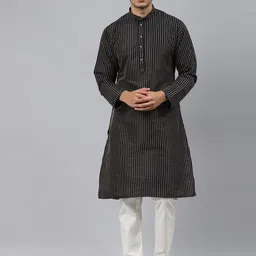 MANQ Men Black And White Striped Mandarin Collar Straight Kurta-picture-19