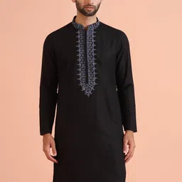 KISAH Men Geometric Yoke Design Flared Sleeves Thread Work Kurta-42