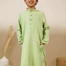 Sanwara Boys Checked Mandarin Collar Long Sleeves Straight Kurta-11