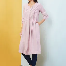 Globus Lavender Ethnic Motifs Woven Design Thread Work Pleated Dobby Kurta-46