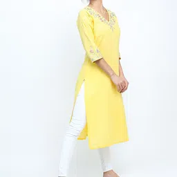 Vishudh Women Yellow Floral Embroidered Kurta-40