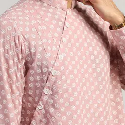 LELA Men Geometric Thread Work Kurta image 2