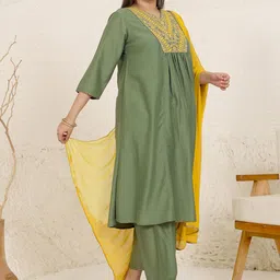 Janasya Plus Size Yoke Design Thread Work Kurta With Palazzos & Dupatta image 3