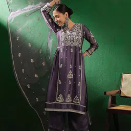 Sangria  V-neck three quarter sleeves Embroidered Kurta Set-picture-50