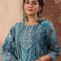 Rain & Rainbow Ethnic Motifs Printed Kurta With Trousers & Dupatta image 2