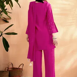 Anouk Fuchsia Ethnic Motifs Embroidered Thread Work Straight Kurta With Trousers &Dupatta image 4