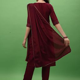 THE52 Floral Yoke Design Regular Thread Work Kurta with Trousers & With Dupatta image 4