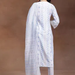 Libas Floral Embroidered Regular Thread Work Kurta with Trousers & With Dupatta image 5