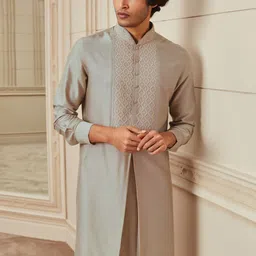 Tasva Men Grey Jacquard  Embroidered Collar Placket & Sleeves Front Pleat Kurta-image-3