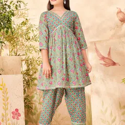 Aarika Girls Floral Printed Regular Gotta Patti Pure Cotton Kurta with Patiala-image-83