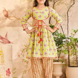 Aarika Girls Floral Printed Regular Gotta Patti Pure Cotton Kurta with Salwar-picture-12