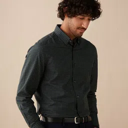 Andamen Men Navy Blue & Green Checked Cotton Formal Shirt-image-60