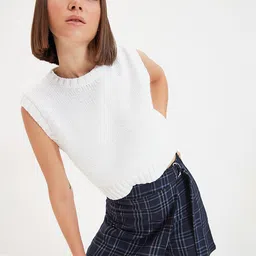Trendyol Women Navy Blue Checked Checked Shorts-picture-13
