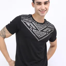 HIGHLANDER Men Black Printed Slim Fit T-shirt-picture-6