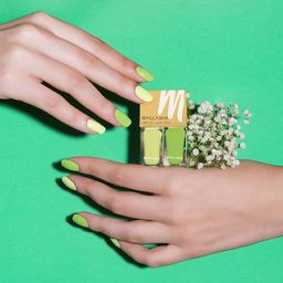 MyGlamm Set of 2 High Gloss 2 IN 1 Nail Paint 10 ml Each - Garden Party image 5