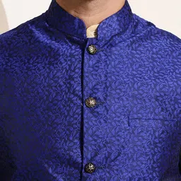SOJANYA Men Cream-Coloured Solid Kurta with Churidar & Nehru Jacket image 2