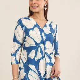 Libas Floral Printed Pleated V-Neck Long Tunic With Trousers-image-93