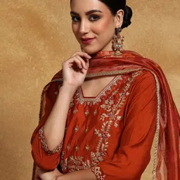 Varanga Women Floral Embroidered Regular Kurta with Trousers & With Dupatta-15