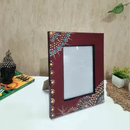 Maroon Marble Table Photoframe by Disoo Fashions-picture-39