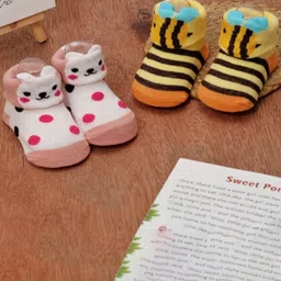Yellow Bee Girls Pack Of 2 Bunny and Honey Bee Printed Cotton Ankle-Length Socks-47