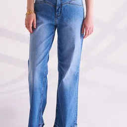 B.Copenhagen Women Mid-Rise Straight Fit Low Distress Light Fade Jeans-picture-7