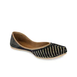 DESI COLOUR Women Ethnic Embellished Mojaris-image-90