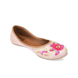 DESI COLOUR Women Pink Embellished Ethnic Mojaris-image-89