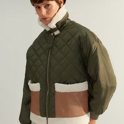 Trendyol Colourblocked Mock Collar Faux Fur Trim Quilted Jacket-picture-32