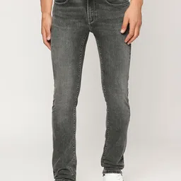 Pepe Jeans Men Slim Fit Mid Rise Clean Look Crinkle Heavy Fade Stretchable Jeans-picture-49