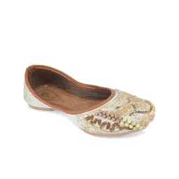 DESI COLOUR Women Embellished Ethnic Mojaris-picture-10