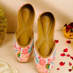 House of Pataudi Ethnic Embroidered Square Toe Mojaris-20