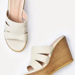 VALIOSAA Copper-Toned Wedge Sandals with Buckles-18