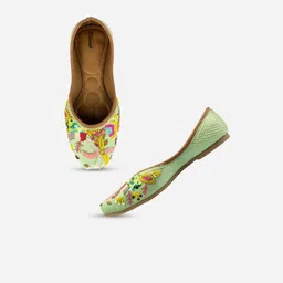 DESI COLOUR Women Embellished Ethnic Mojaris-image-22