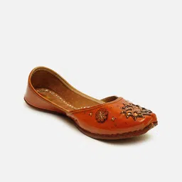 Ta Chic Women Brown Textured Ethnic Mojaris Flats-image-79