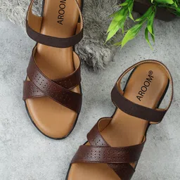 AROOM Textured Criss-Cross Leather Open Toe Flats-1