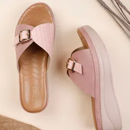 ICONICS Peach-Coloured Block Sandals with Buckles-55