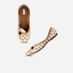 DESI COLOUR Women Embellished Ethnic Mojaris-image-78