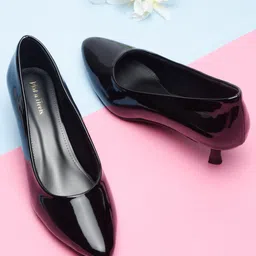 Flat n Heels Women Black Kitten Heel Pumps-25