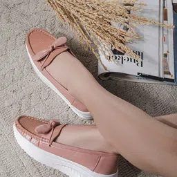Shezone Women Textured Slip-On Sneakers-95