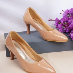 Walkfree Tan Kitten Pumps with Bows-40