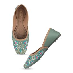 DESI COLOUR Women Ethnic Embellished Velvet Mojaris-image-35