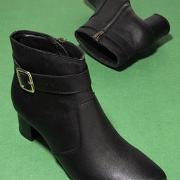 El Paso Black High-Top Block Heeled Boots-33