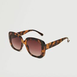 MANGO Women Sustainable Oversized Sunglasses with UV Protected Lens 37000785-31