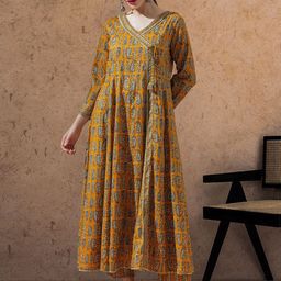 STYLEBAAZI Women Floral Printed Empire Thread Work Pure Cotton Kurta with Trousers-image-6