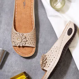 Shezone Women Comfort heel Sandals with Laser Cuts-35