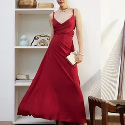 Berrylush Red V-Neck Shoulder Straps Cut-Outs Maxi Dress-image-14