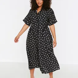 Trendyol Plus Size Conversational Printed Shirt Midi Dress-5