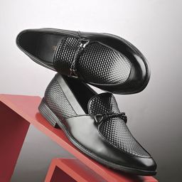 INVICTUS Men Textured Faux Leather Formal Loafers-image-43