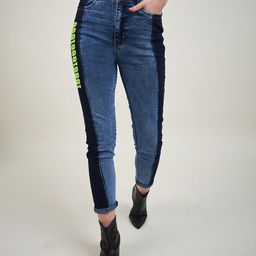 KASSUALLY Women Comfort Mid-Rise Light Fade Straight Fit Jeans-image-66